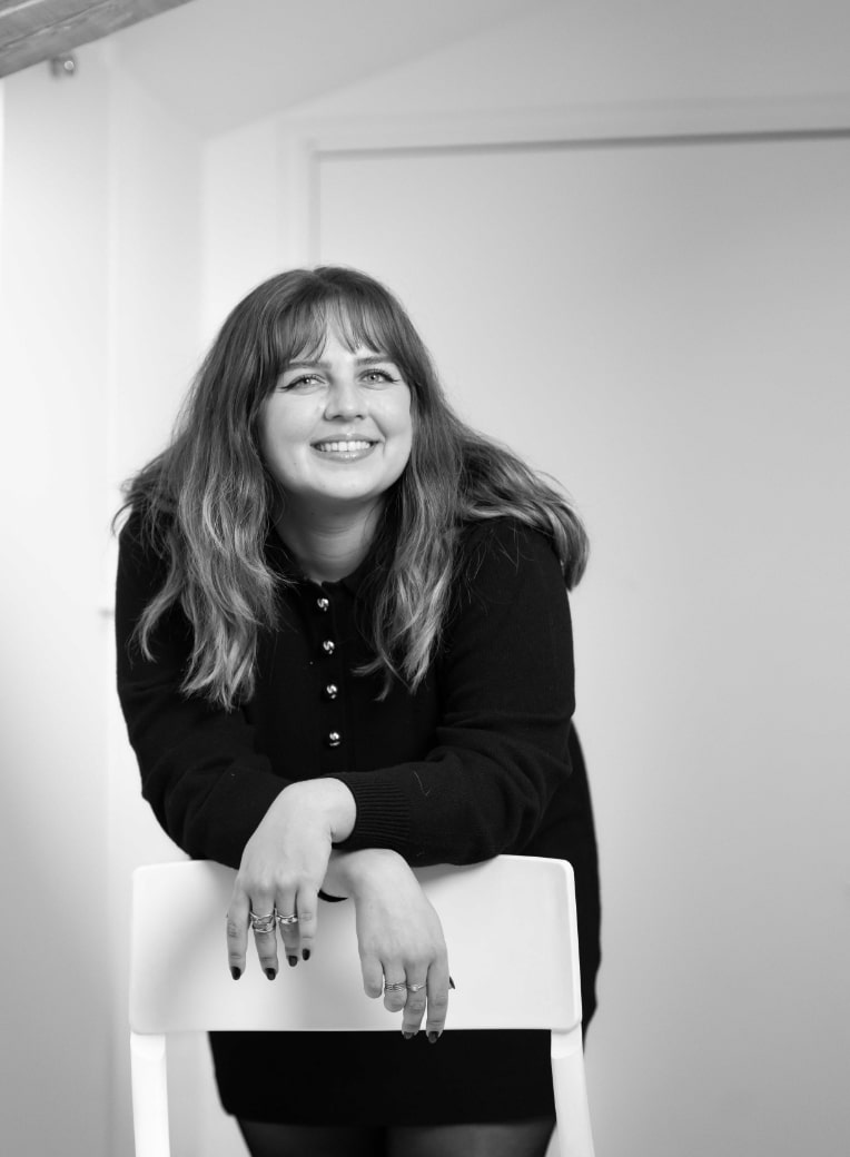 photo d’Emilie Rodriguez chargée de relations médias à l’agence de relations presse la Cerise à Toulouse